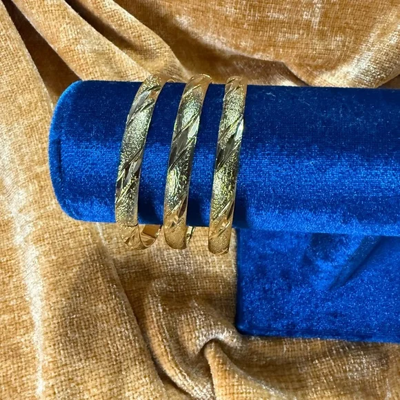 Elegant Gold Hinge Bangle Set - Picture 2 of 7